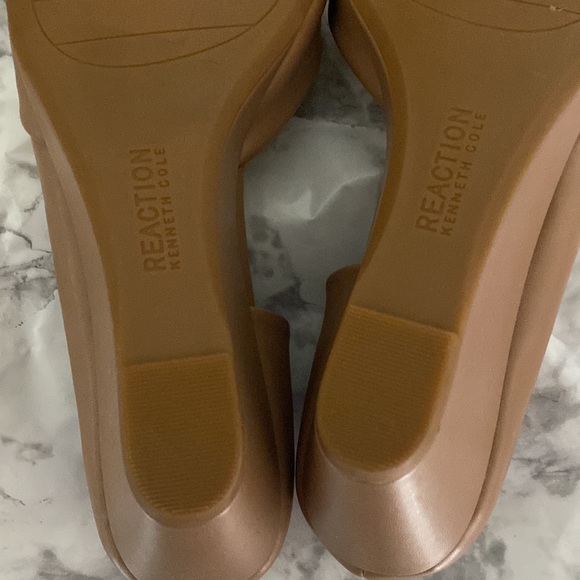 NWOT Kenneth Cole Reaction Nude Pointed Heel Wedge - Picture 10 of 10